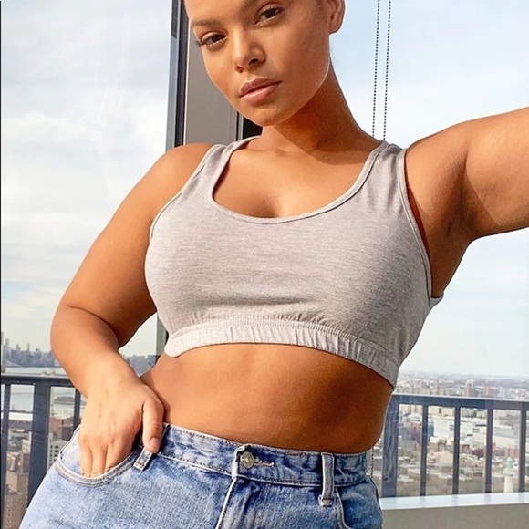 PrettyLittleThing Plus Basic Crop Top - US 20 - Picture 1 of 5